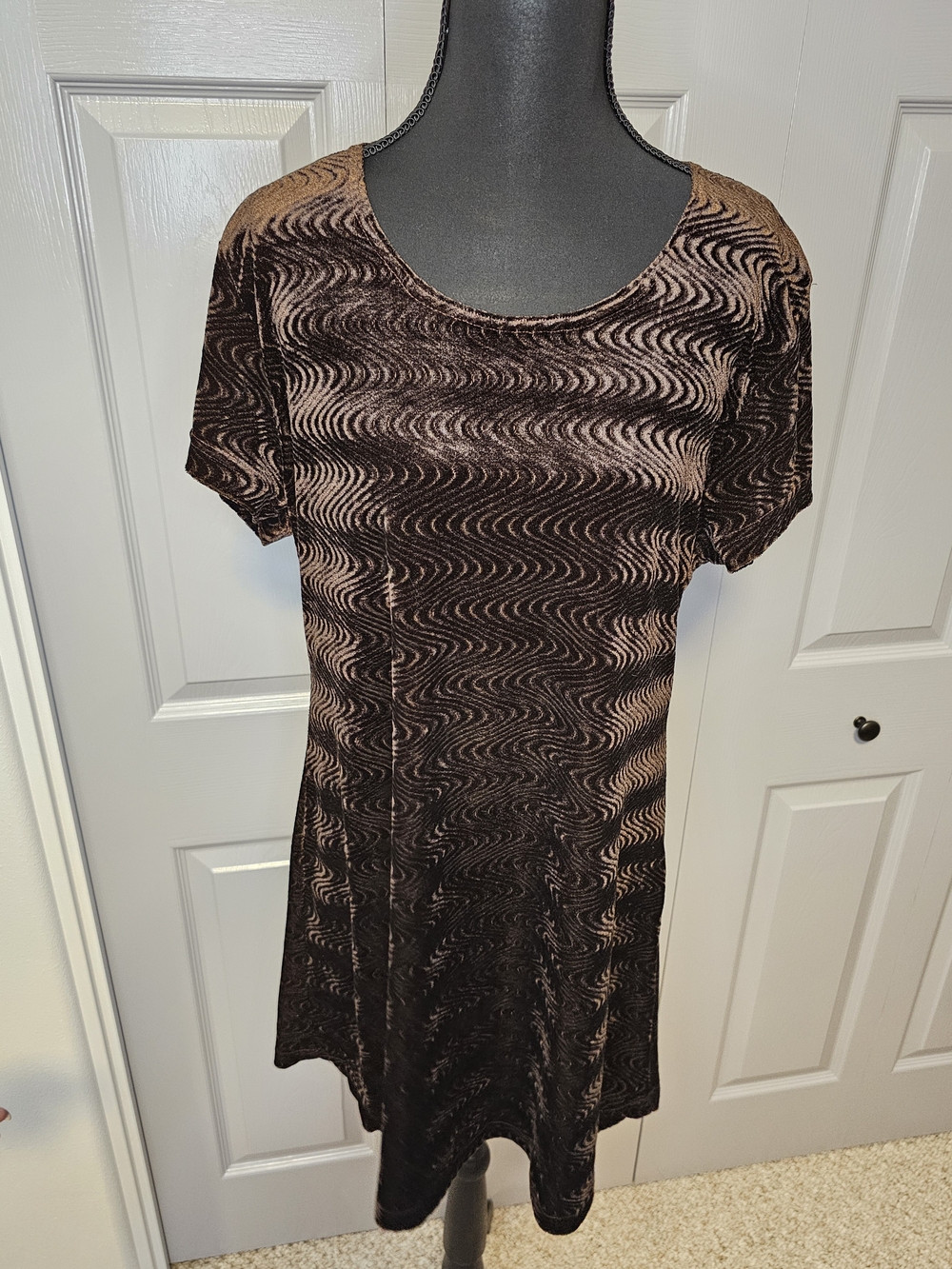 Chocolate Velvet Wave-Textured Short Sleeve Dress